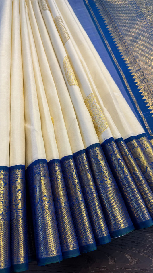 CREAM WITH CONTRAST PEACOCK BLUE GOLD ZARI HANDLOOM KANCHIPURAM SILK SAREE (KSS298)