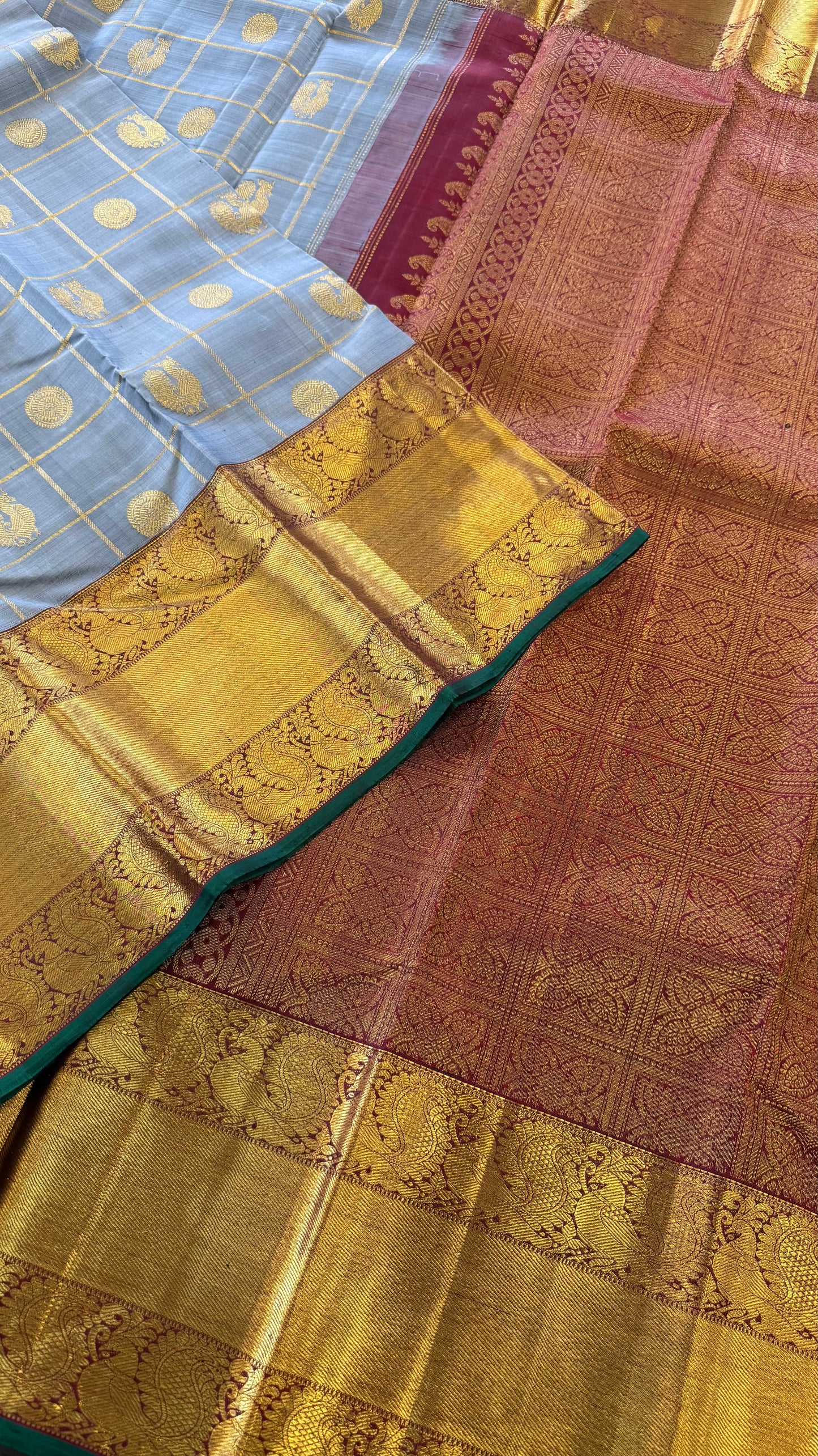 GREY CHECKED WITH CONTRAST MAROON GOLD ZARI HANDLOOM KANICHIPURAM SILK SAREE (KSS170)