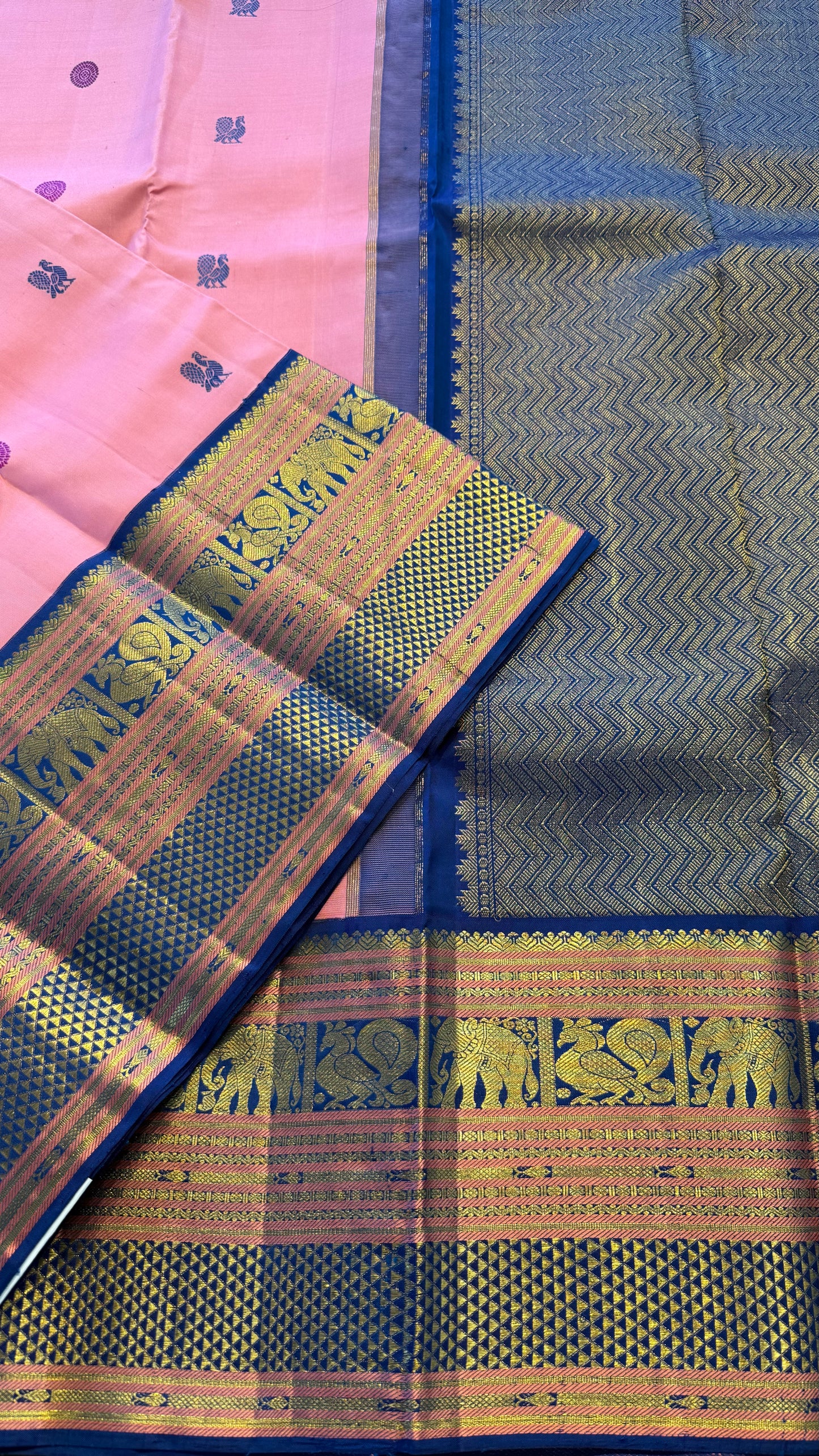 BRIGHT GUAVA PINK WITH CONTRAST BLUE GOLD ZARI HANDLOOM KANCHIPURAM SILK SAREE (KSS482)