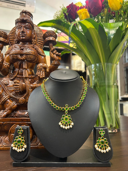 Ishya Short Necklace Jewellery Set