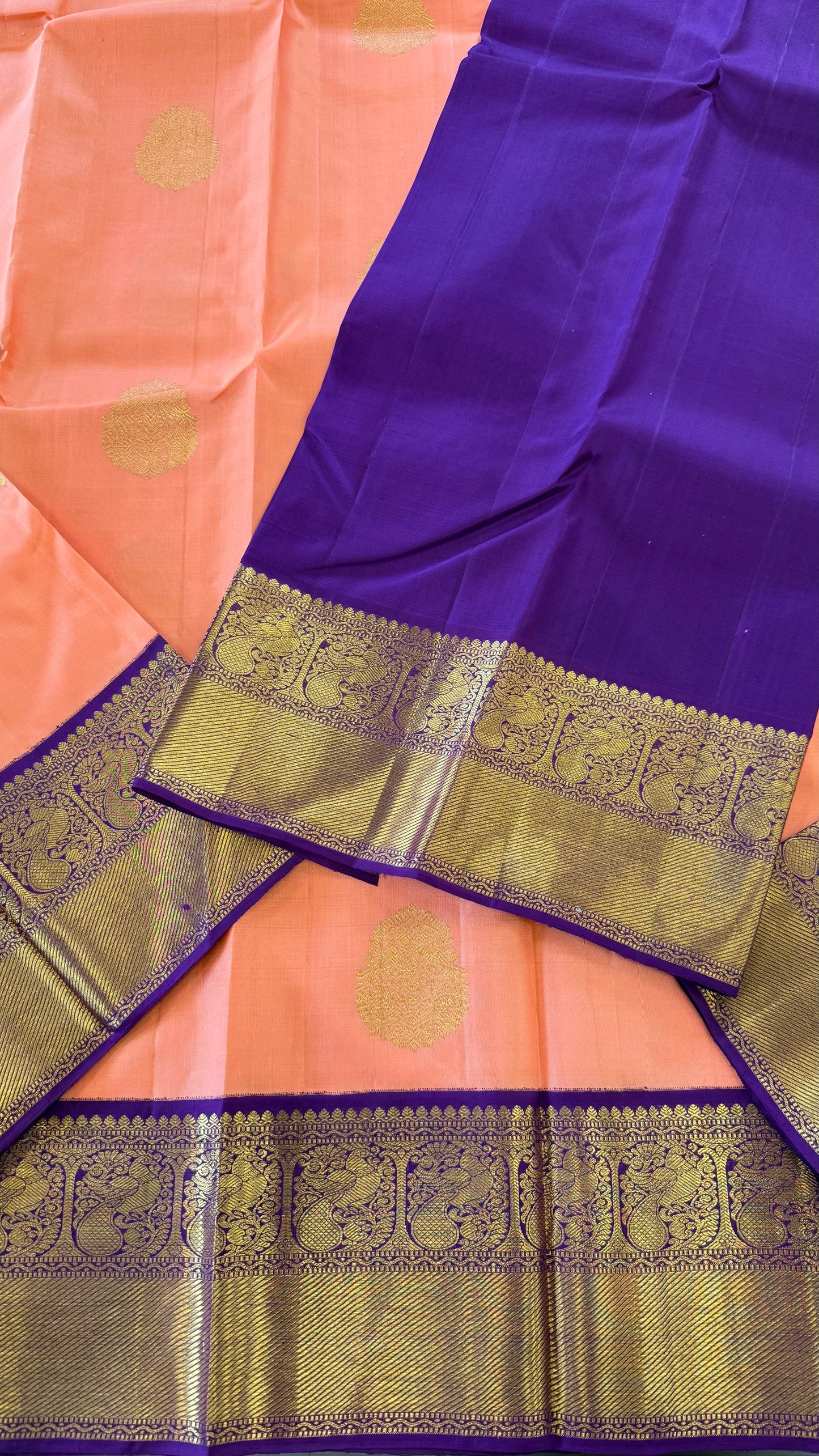 PEACH WITH CONTRAST PURPLE GOLD ZARI HANDLOOM KANICHIPURAM SILK SAREE (KSS48)