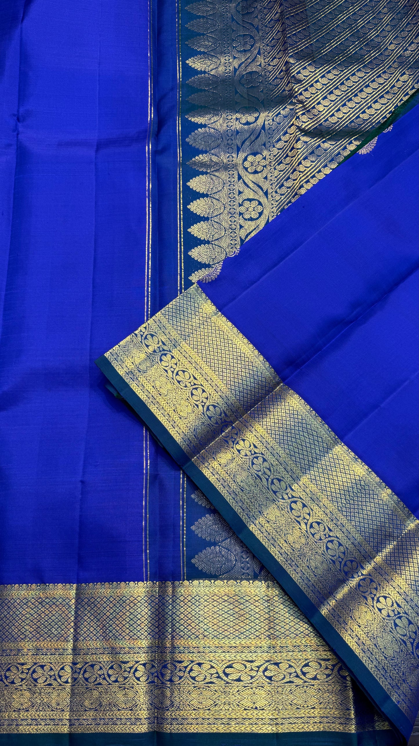 ROYAL BLUE WITH CONTRAST PEACOCK BLUE GOLD ZARI HANDLOOM KANCHIPURAM SILK SAREE (KSS369)