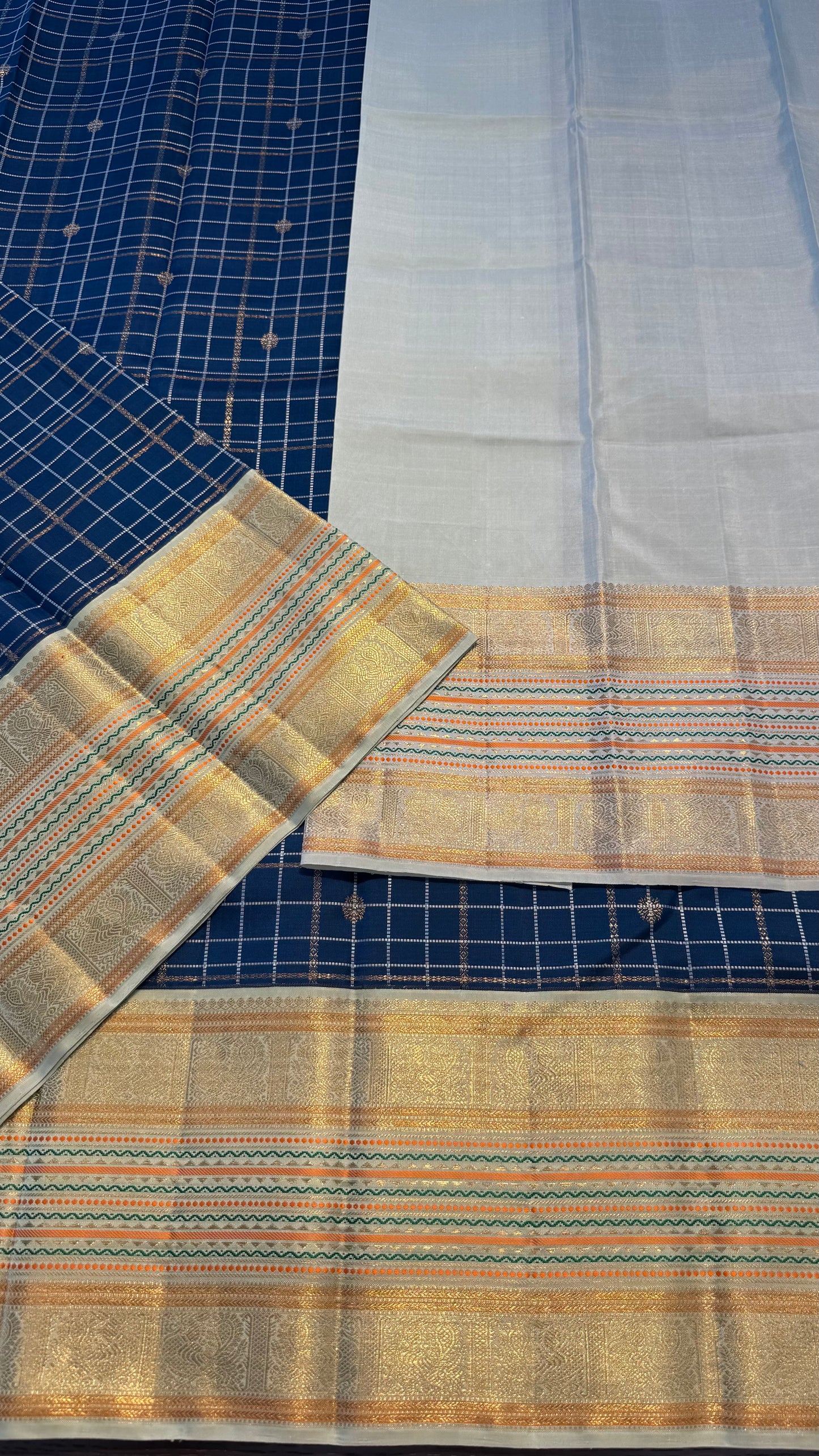DARK ANTIQUE BLUE CHECKED WITH CONTRAST SAGE GREEN GOLD ZARI HANDLOOM KANCHIPURAM SILK SAREE (KSS284)