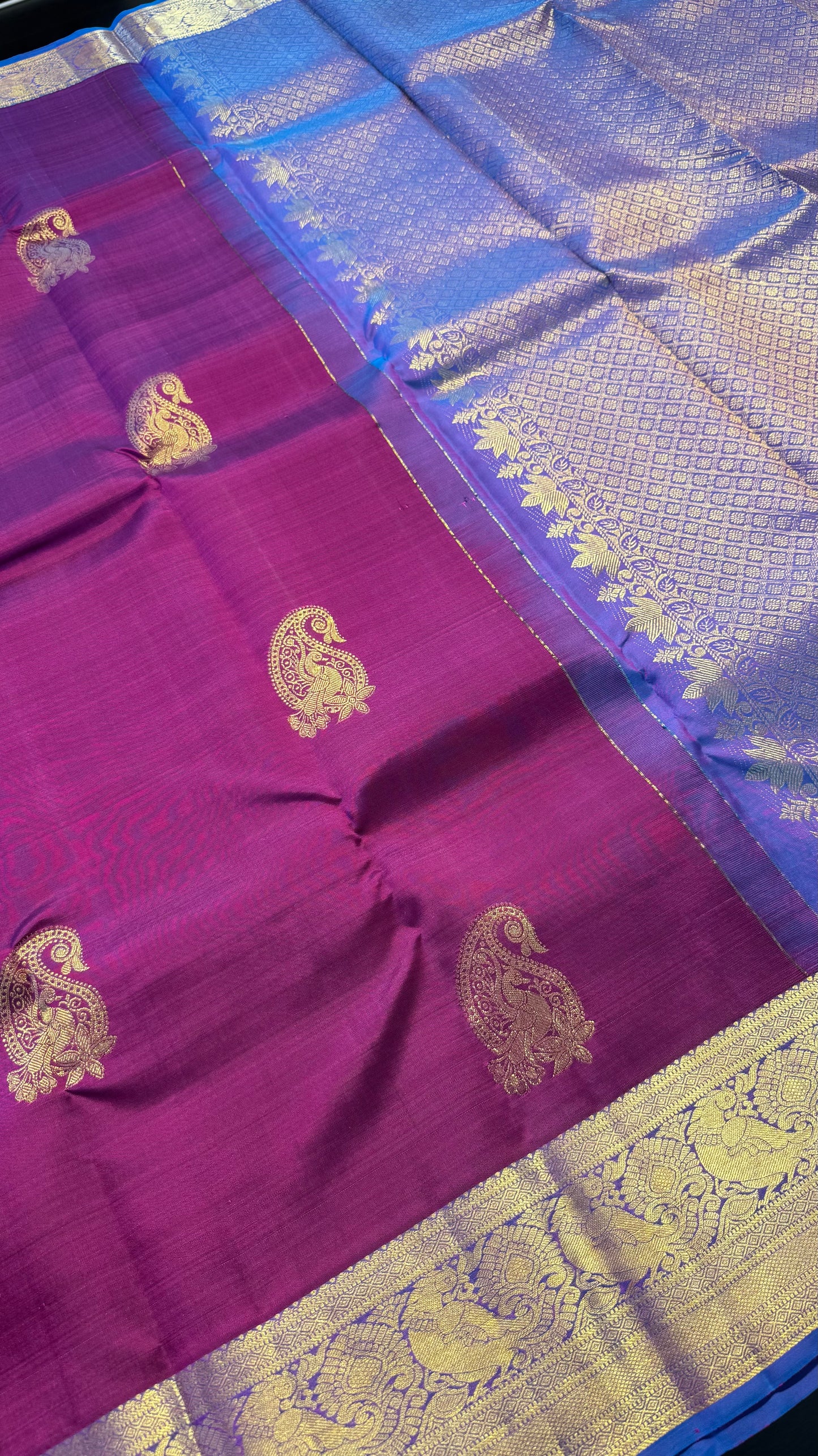 GRAPE PURPLE WITH CONTRAST DUAL TONE BLUE GOLD ZARI HANDLOOM KANCHIPURAM SILK SAREE (KSS340)
