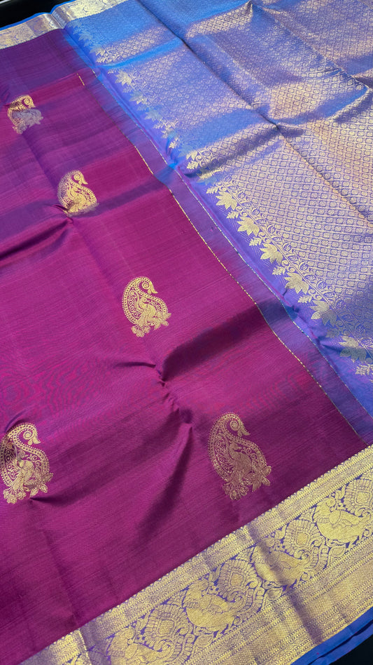GRAPE PURPLE WITH CONTRAST DUAL TONE BLUE GOLD ZARI HANDLOOM KANCHIPURAM SILK SAREE (KSS340)
