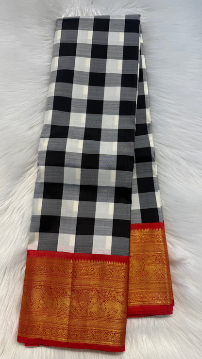 BLACK AND WHITE CHECKED WITH CONTRAST RED GOLD ZARI HANDLOOM KANICHIPURAM SILK SAREE (KSS289)