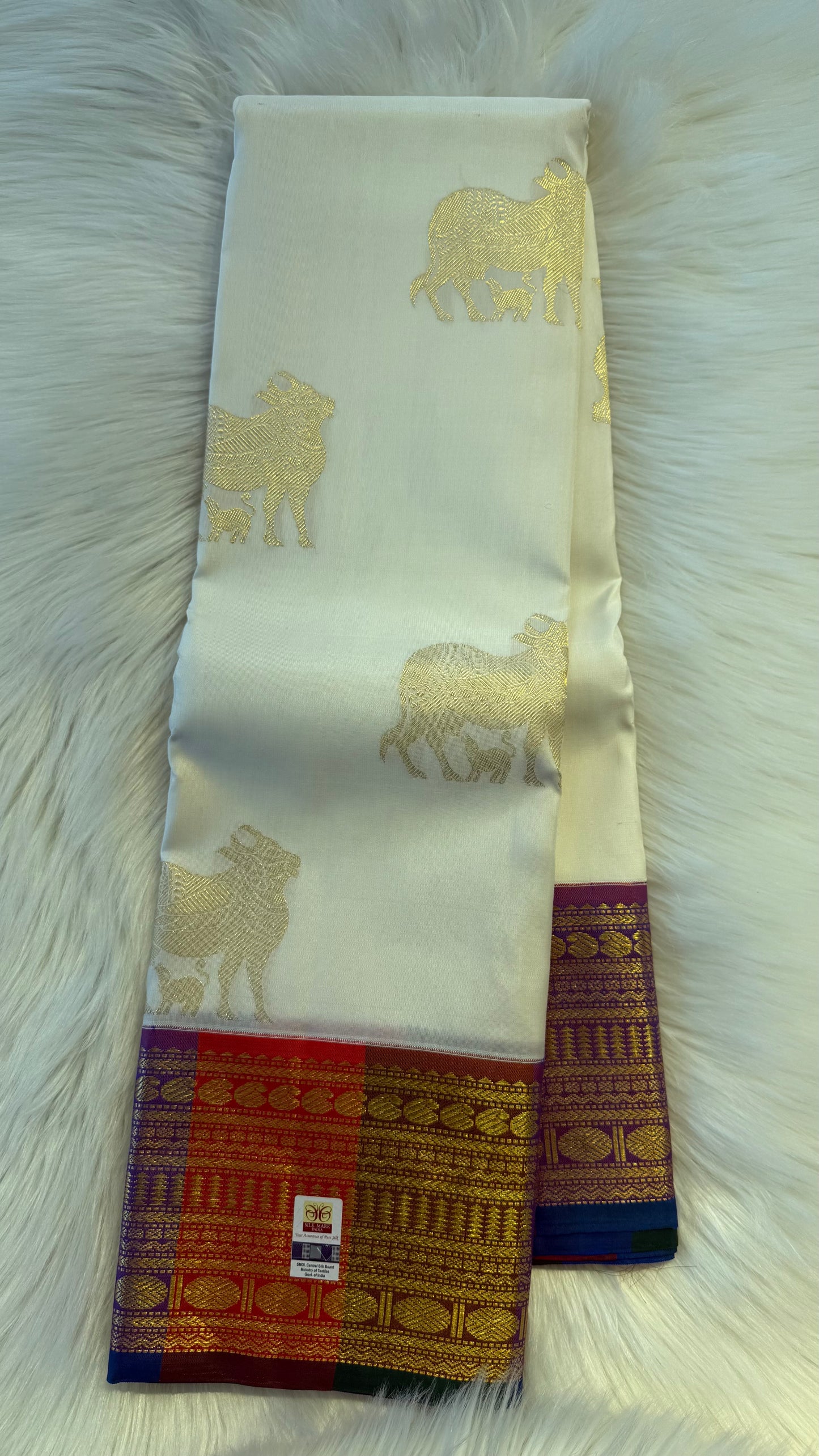 OFF WHITE WITH CONTRAST MULTICOLOR BORDER GOLD ZARI HANDLOOM KANCHIPURAM SILK SAREE (KSS301)