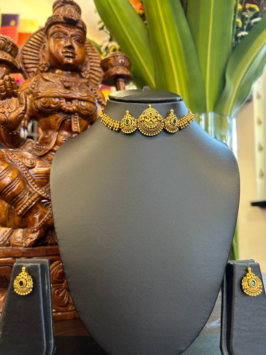Hama Short Necklace