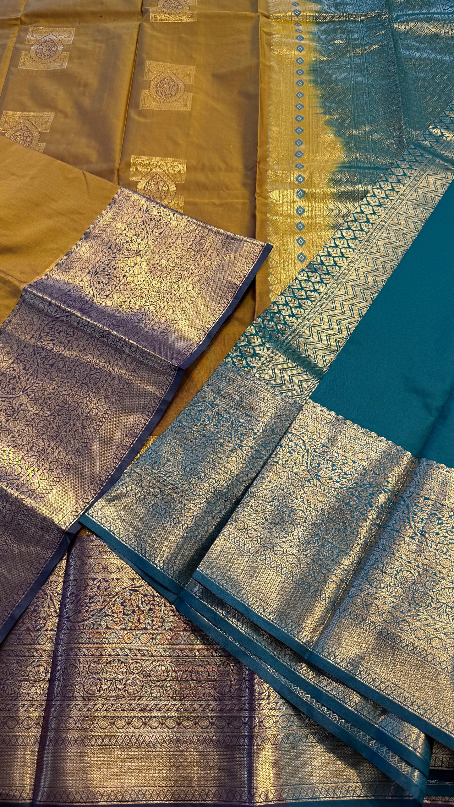 OLIVE WITH CONTRAST GREEN SILK KANICHIPURAM SILK SAREE (SSKS42)