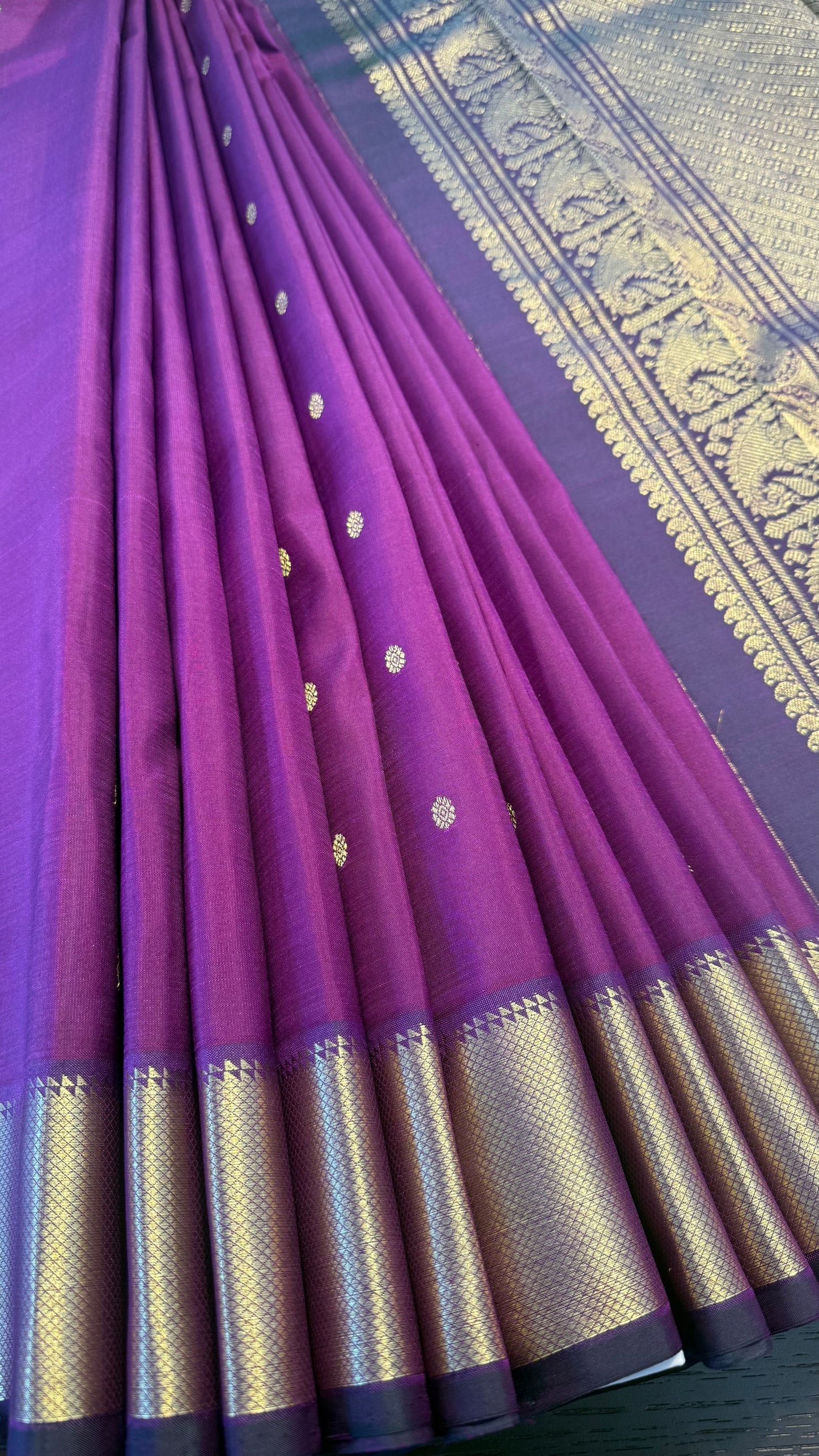 GRAPE PURPLE WITH CONTRAST DUAL TONE PURPLE GOLD ZARI HANDLOOM KANCHIPURAM SILK SAREE (KSS216)