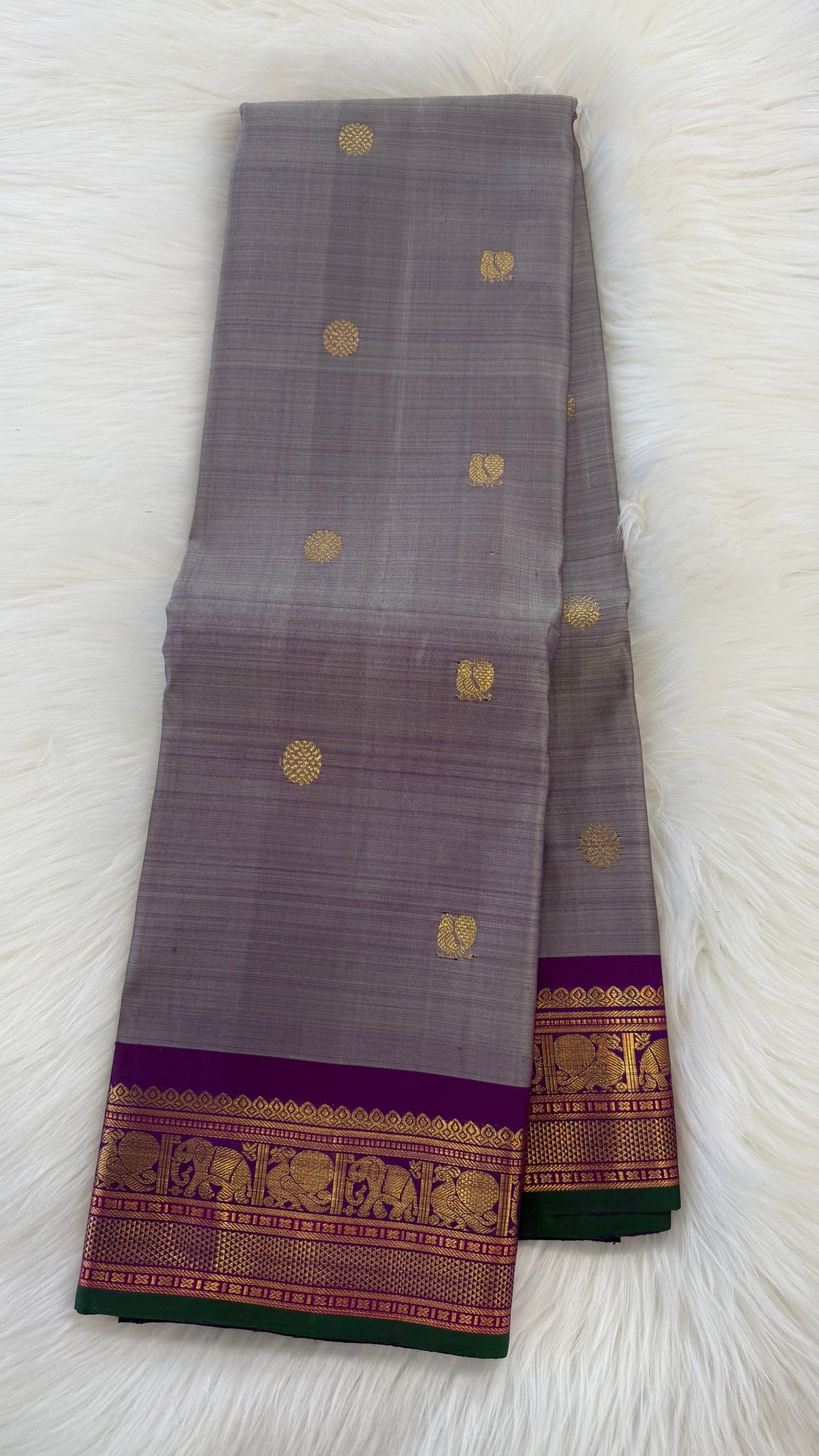 TRADITIONAL DUAL TONE GREYISH PURPLE WITH CONTRAST VADAMALI PURPLE BORDER GOLD ZARI HANDLOOM KANICHIPURAM SILK SAREE (KSS93)