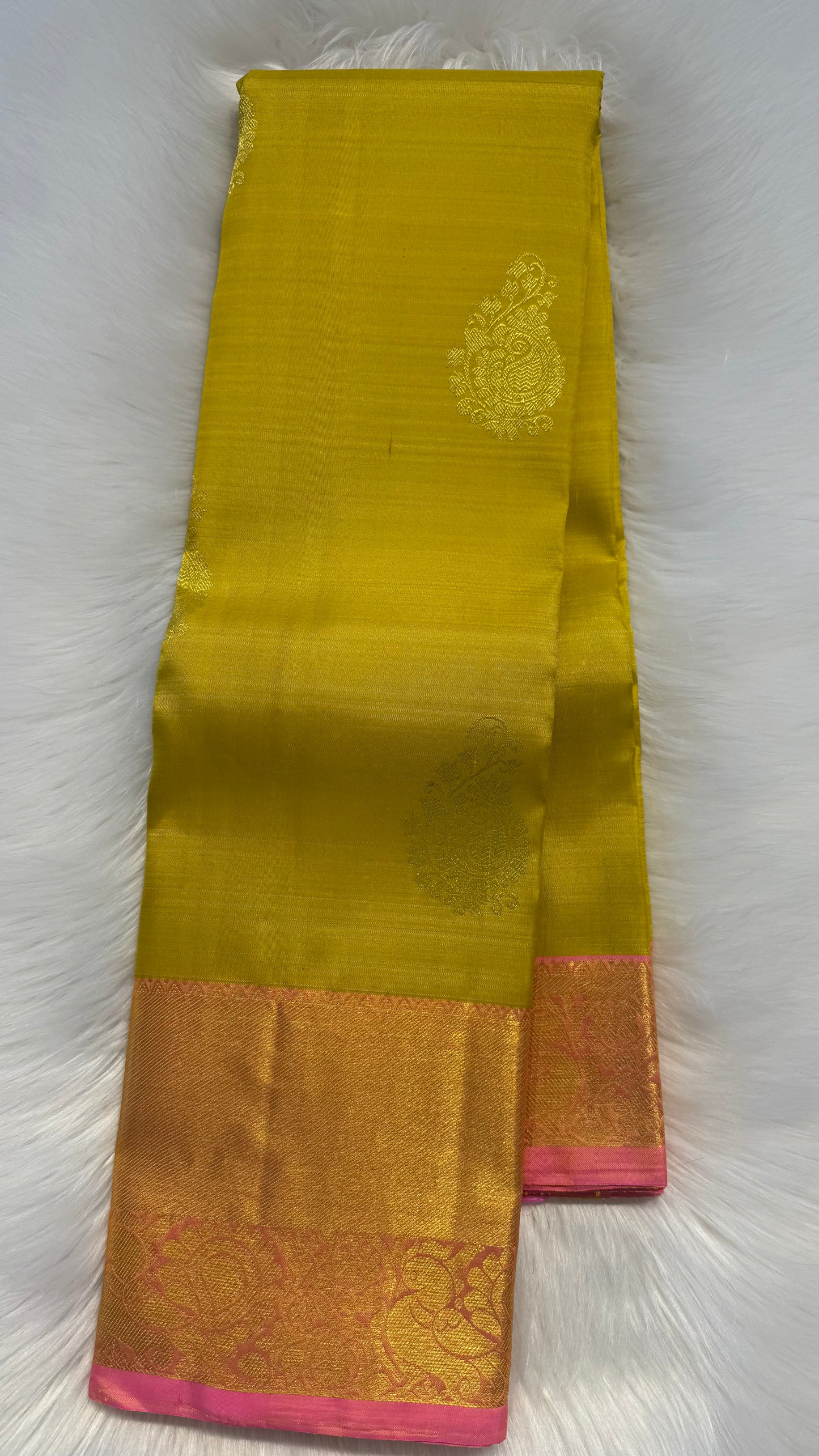 LIME YELLOW WITH CONTRAST SALMON PINK HANDLOOM KANCHIPURAM SILK SAREE (KSS396)