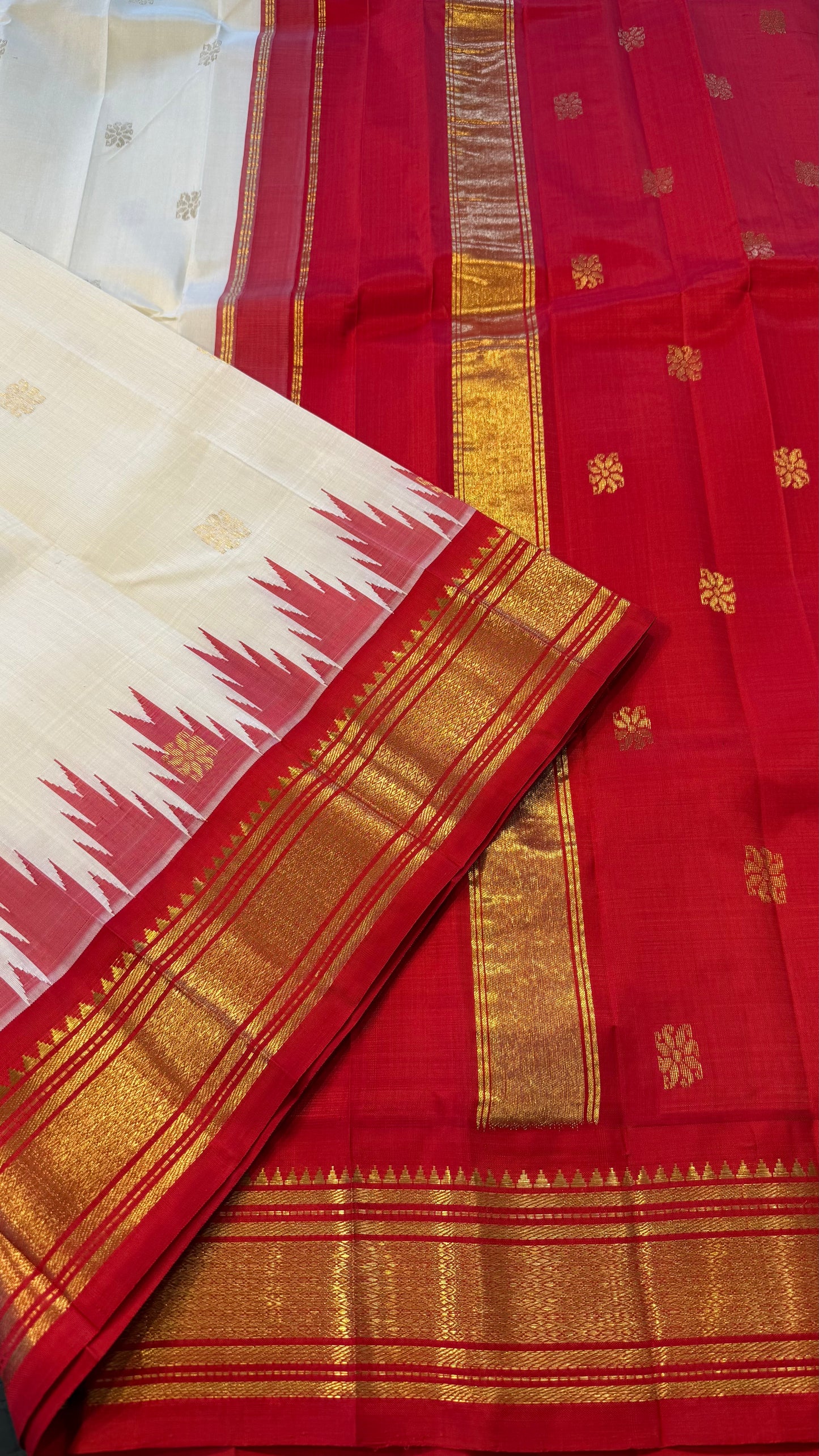 OFF WHITE CONTRAST WITH RED THALAMPOO SINGLE BORDER PURE HANDLOOM KANCHIPURAM SILK SAREE (KSSB 44)