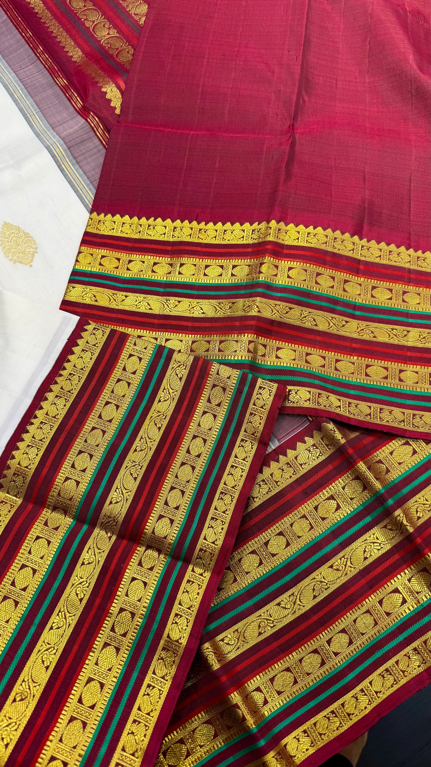 WHITE KORVAI CONTRAST MAROON BORDER HANDLOOM KANICHIPURAM SILK SAREE (KSS33)