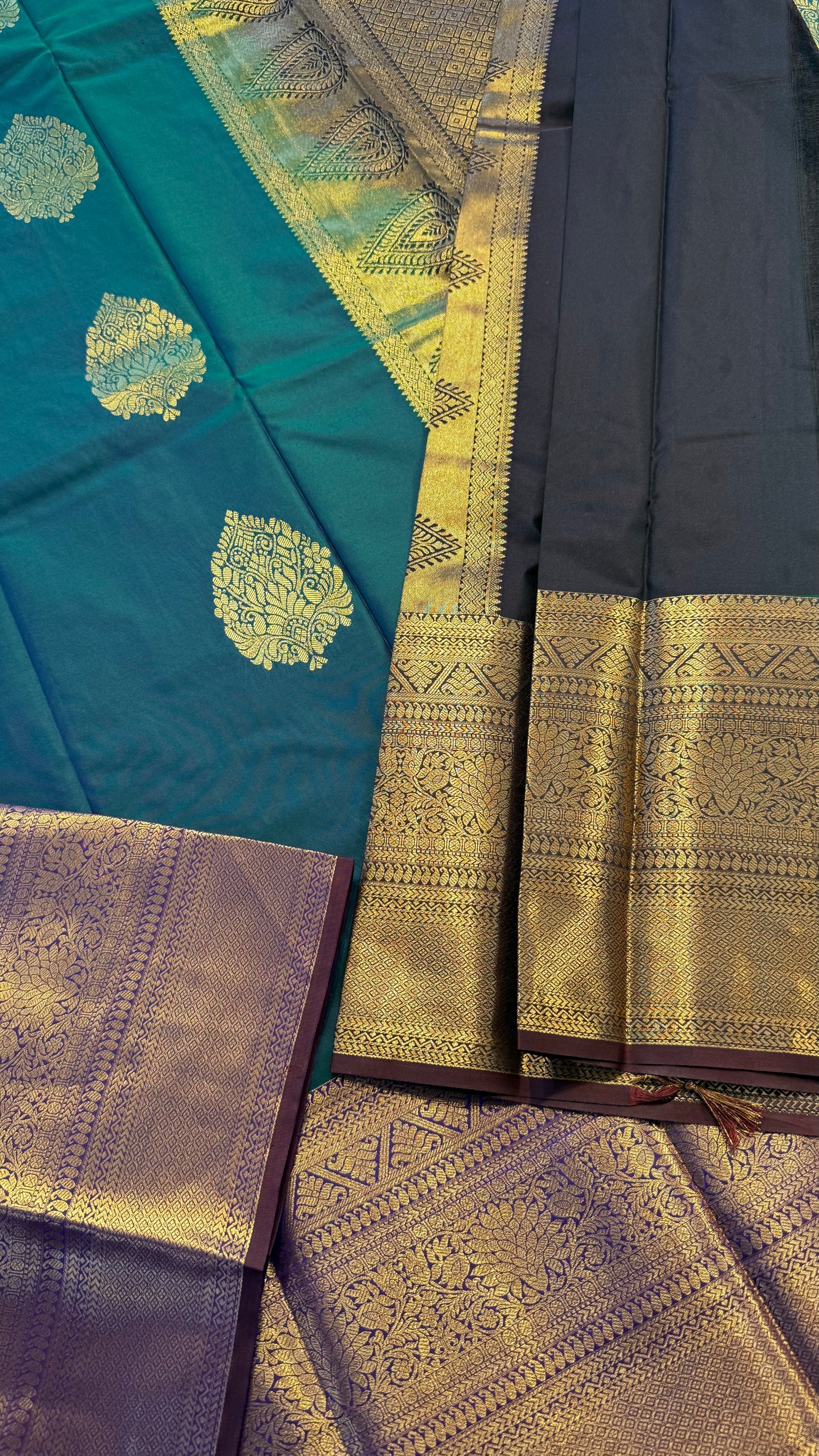 PEACOCK GREEN WITH CONTRAST PURPLE SILK KANICHIPURAM SILK SAREE (SSKS50)
