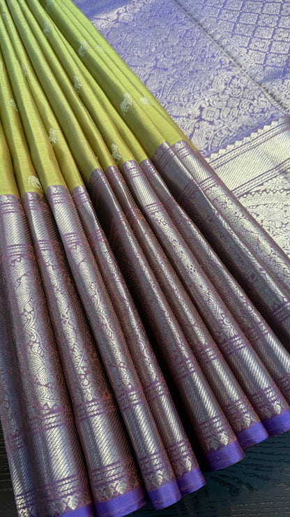 LEAF GREEN WITH CONTRAST DARK LAVENDER GOLD ZARI HANDLOOM KANICHIPURAM SILK SAREE (KSS118)