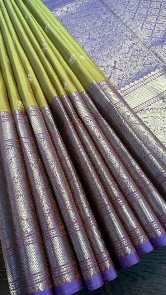 LEAF GREEN WITH CONTRAST DARK LAVENDER GOLD ZARI HANDLOOM KANICHIPURAM SILK SAREE (KSS118)