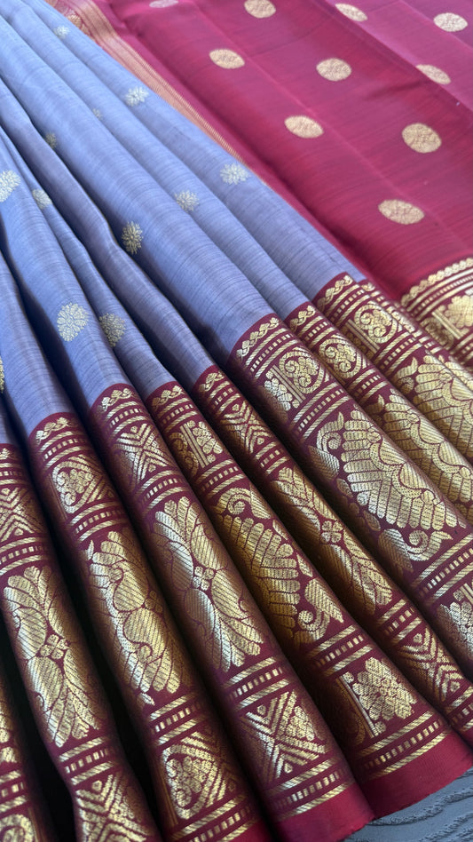 LIGHT GREY WITH CONTRAST DEEP RED GOLD ZARI HANDLOOM KANICHIPURAM SILK SAREE (KSS178)