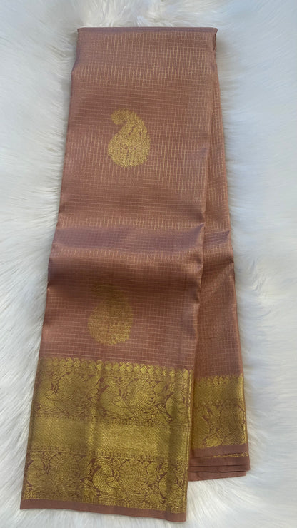 CHAMPAGNE CHECKED GOLD ZARI HANDLOOM KANCHIPURAM SILK SAREE (KSS409)
