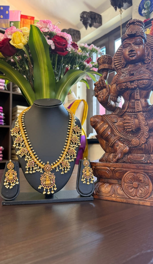 Yadhvi Medium Necklace Jewellery Set
