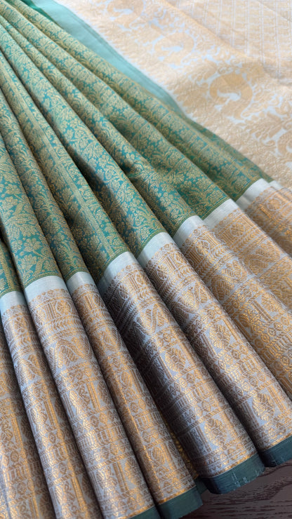 TEAL GREEN WITH CONTRAST PASTEL TURQUIOSE BLUE GOLD ZARI HANDLOOM KANICHIPURAM SILK SAREE (KSS265)