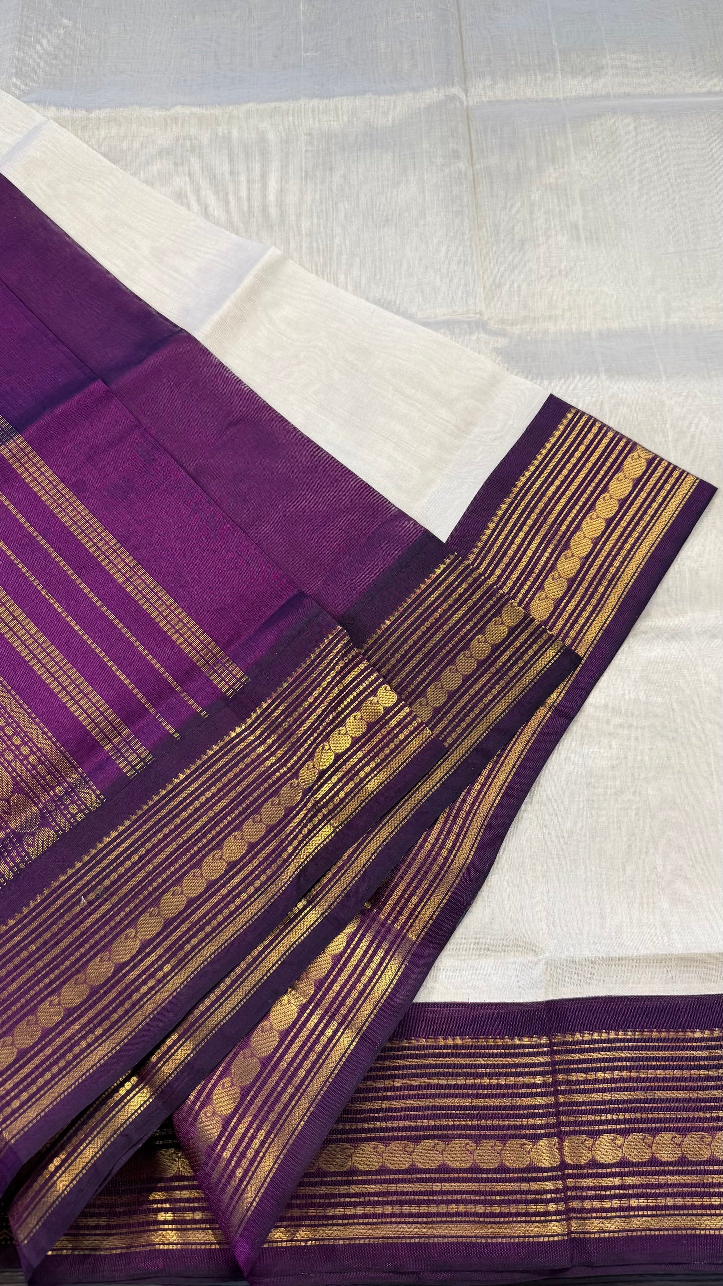 CREAM WITH DARK MAGENTA HANDLOOM KANCHIPURAM SILK COTTON (KSC109)