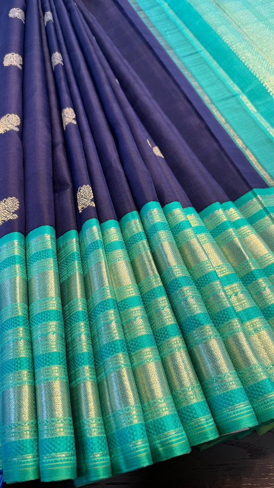 NAVY BLUE WITH CONTRAST BRIGHT TEAL BORDER HANDLOOM KANCHIPURAM SILK SAREE (KSS447)