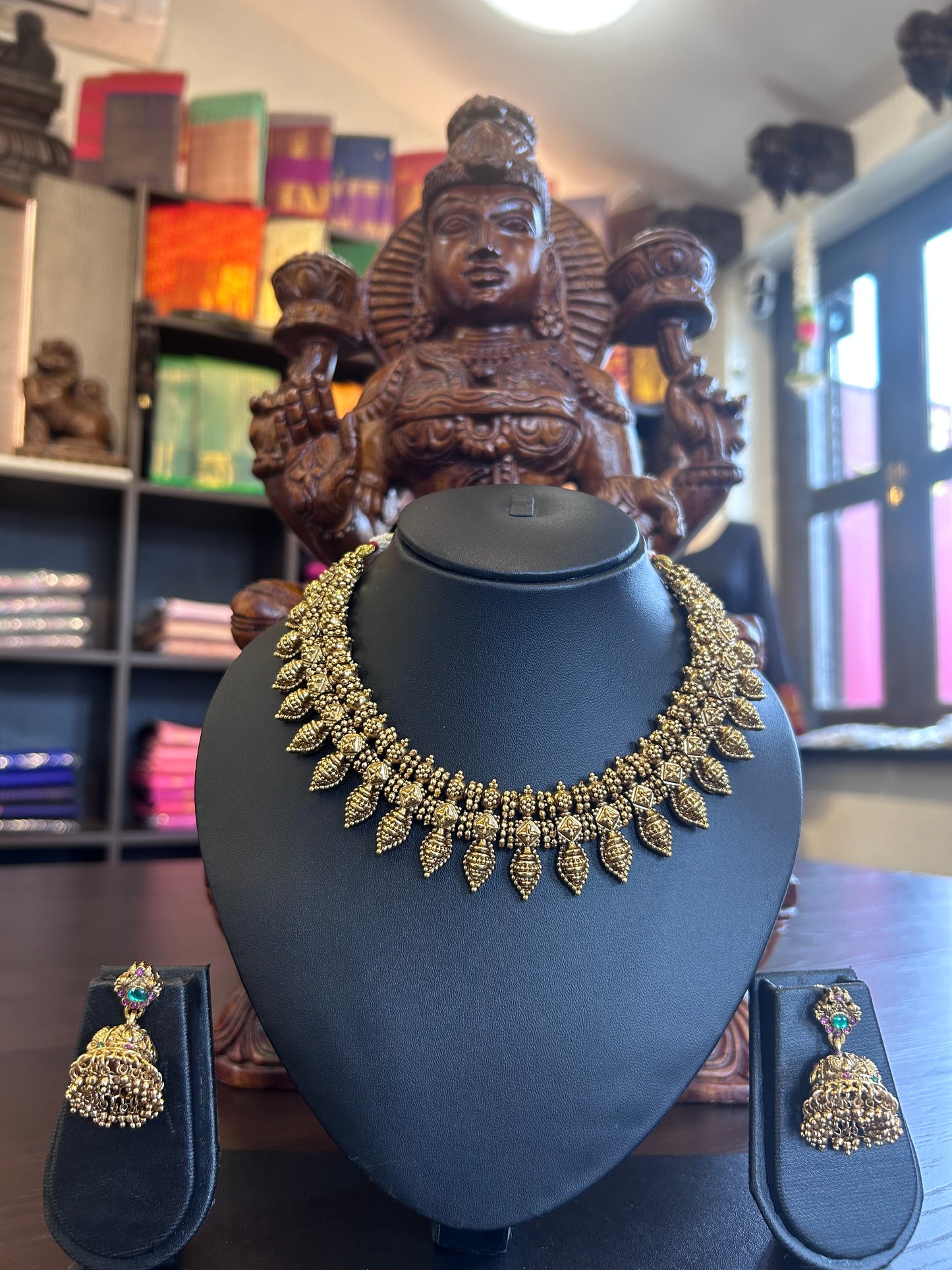 Sharvi Necklace
