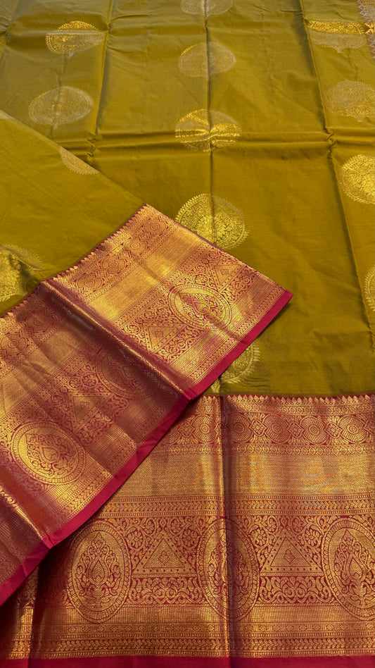 OLIVE WITH CONTRAST RED SILK KANICHIPURAM SILK SAREE (SSKS44)