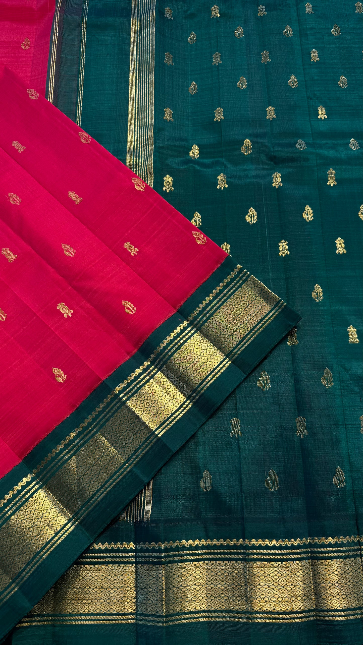 RED WITH CONTRAST GREEN PURE HANDLOOM KANCHIPURAM SINGLE SIDE BORDER SILK SAREE (KSSB15)