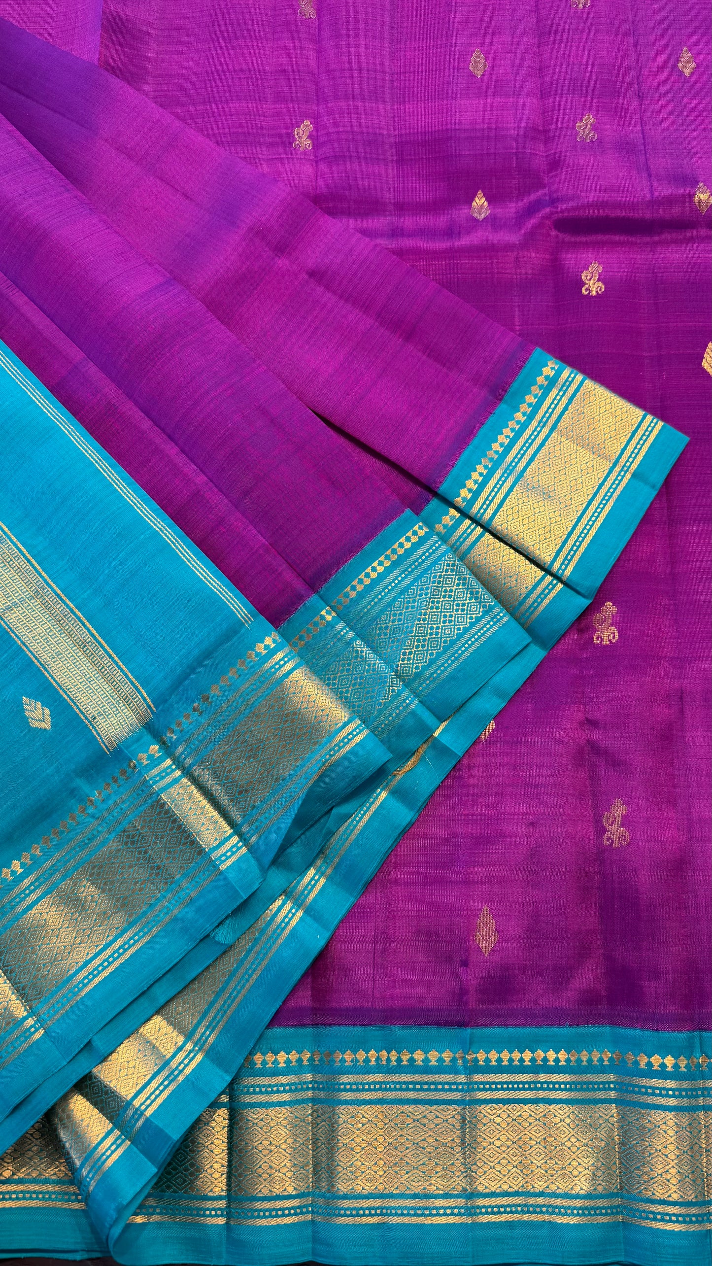 PURPLE WITH CONTRAST TEAL BLUE PURE HANDLOOM KANCHIPURAM SINGLE SIDE BORDER SILK SAREE (KSSB16)