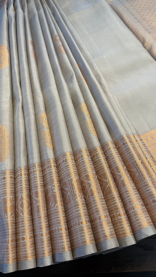 ASH GREY WITH COPPER ZARI BORDER PURE HANDLOOM KANCHIPURAM SILK SAREE (KSS 493)