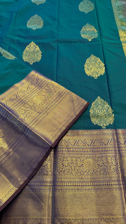 PEACOCK GREEN WITH CONTRAST PURPLE SILK KANICHIPURAM SILK SAREE (SSKS50)