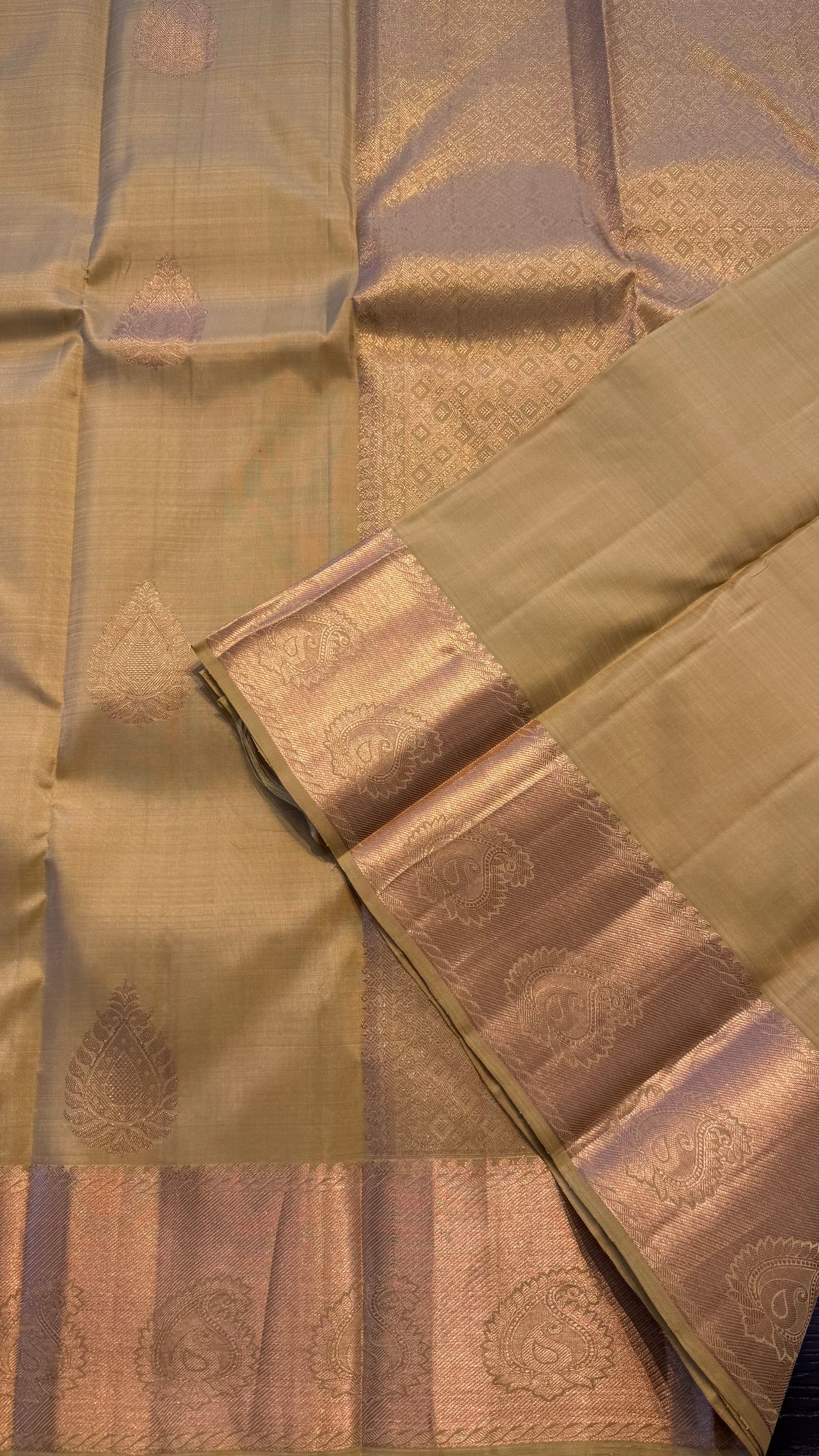 OLIVE GREEN HANDLOOM KANCHIPURAM SILK SAREE (KSS323)