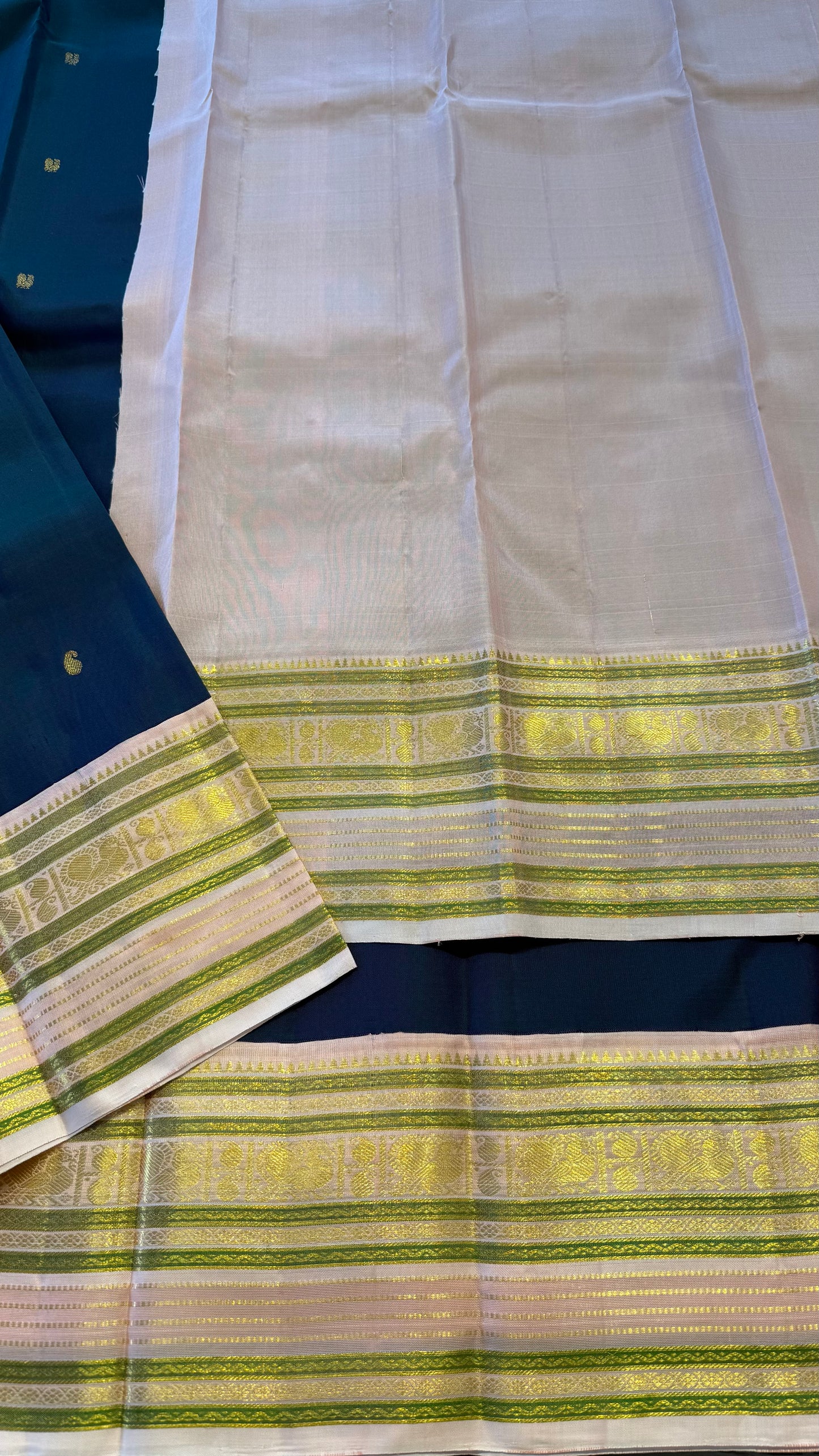 PEACOCK GREEN CONTRAST WITH PINK GOLD ZARI HANDLOOM KANCHIPURAM SILK SAREE (KSS466)