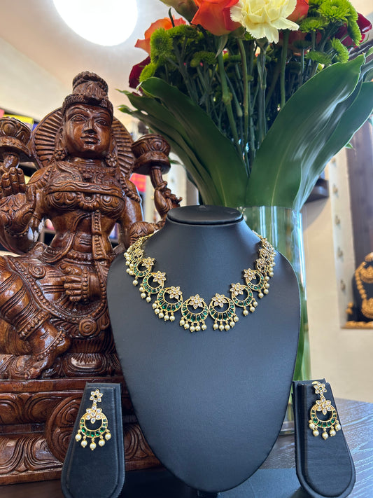 Umaiyal Short Necklace Jewellery Set