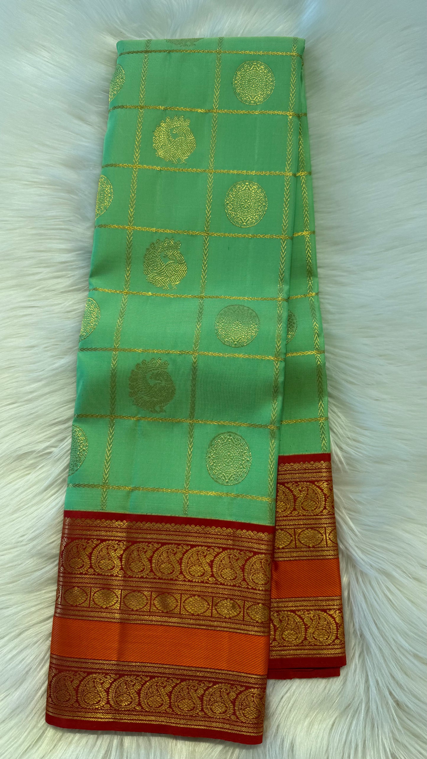 PISTACHIO GREEN CHECKED WITH CONTRAST DEEP RED GOLD ZARI HANDLOOM KANCHIPURAM SILK SAREE (KSS304)
