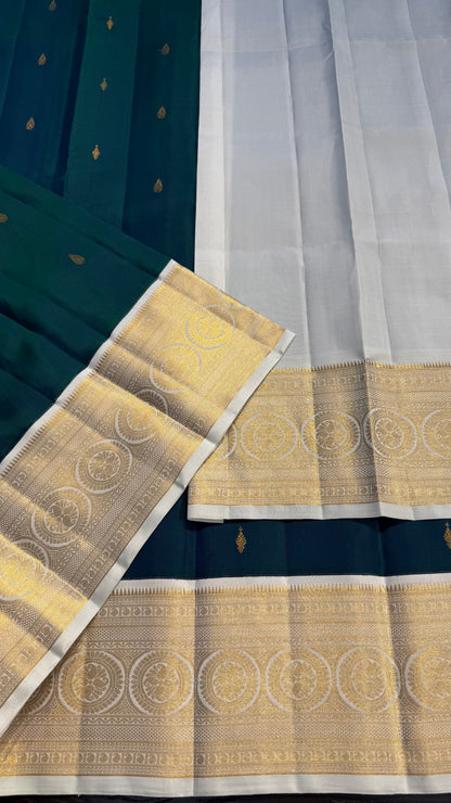 PEACOCK GREEN WITH CONTRAST WHITE GOLD ZARI HANDLOOM KANCHIPURAM SILK SAREE (KSS292)