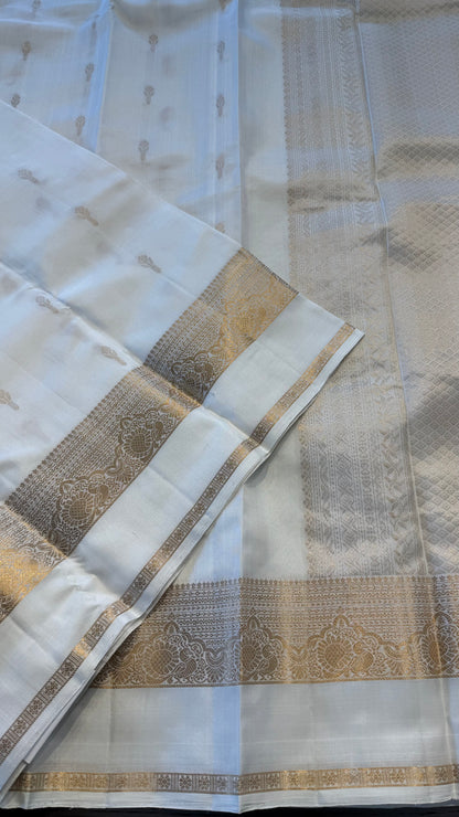 WHITE GOLD ZARI HANDLOOM KANCHIPURAM SILK SAREE (KSS472)