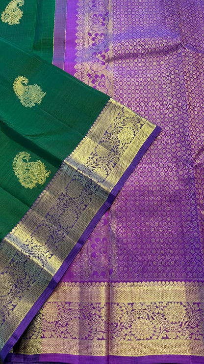 FOREST GREEN WITH CONTRATS PURPLE GOLD ZARI HANDLOOM KANCHIPURAM SILK SAREE (KSS403)
