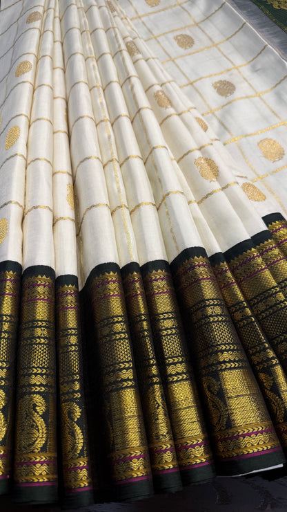 OFF WHITE CHECKED WITH CONTRAST GREEN GOLD ZARI HANDLOOM KANCHIPURAM SILK SAREE (KSS471)