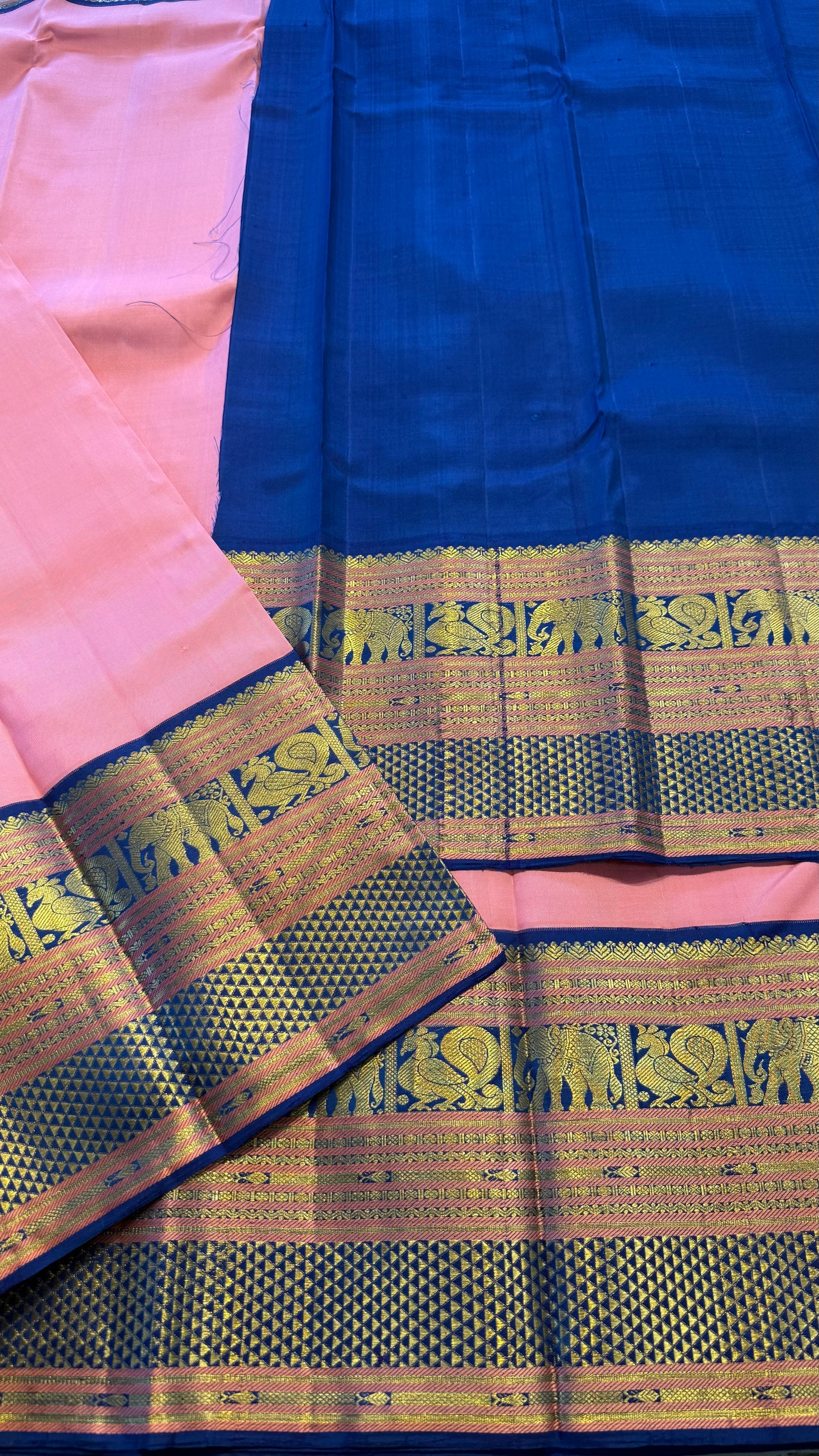 BRIGHT GUAVA PINK WITH CONTRAST BLUE GOLD ZARI HANDLOOM KANCHIPURAM SILK SAREE (KSS482)