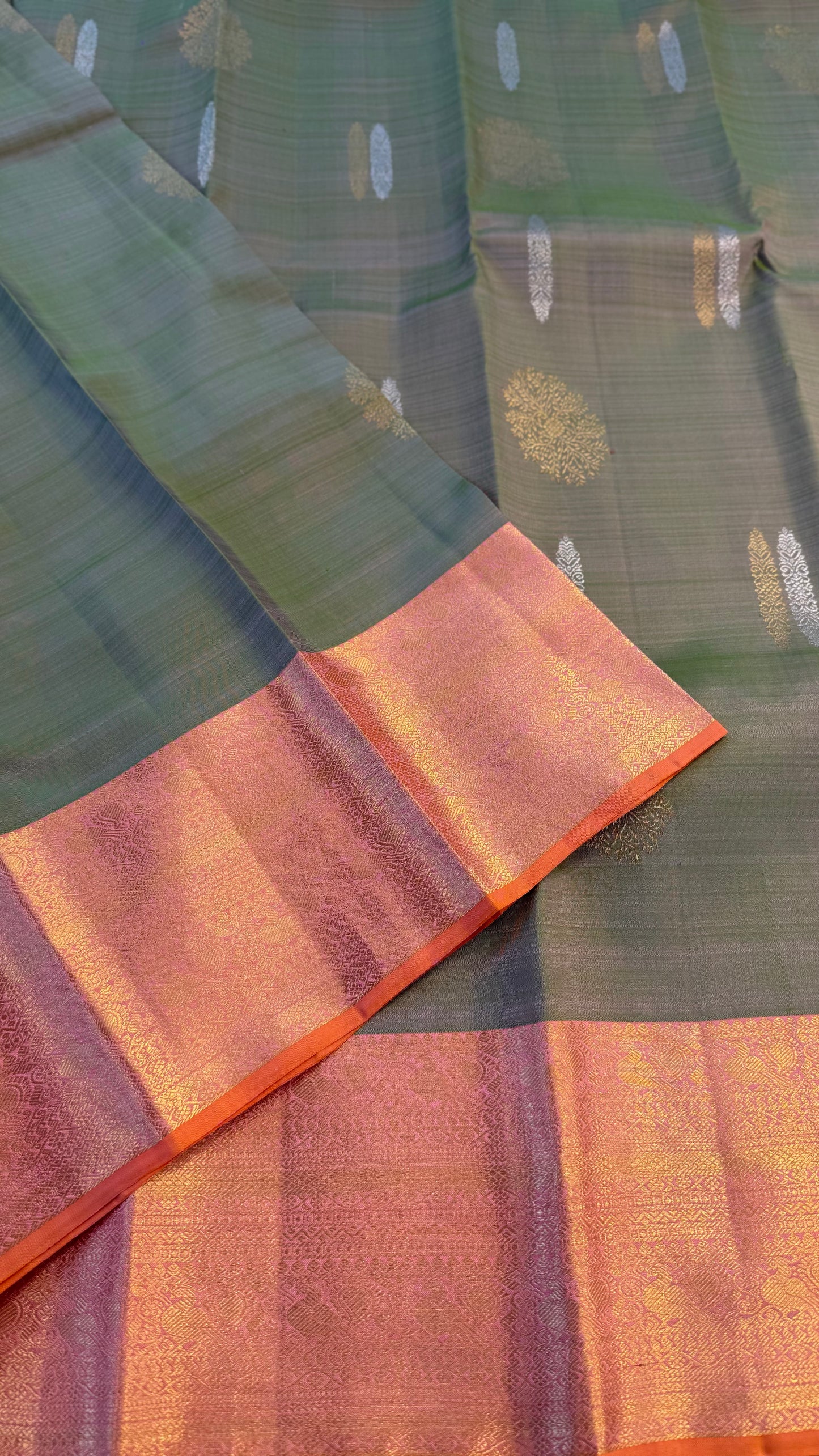 DUAL TONE GREEN WITH PEACH ORANGE GOLD ZARI HANDLOOM KANICHIPURAM SILK SAREE (KSS207)