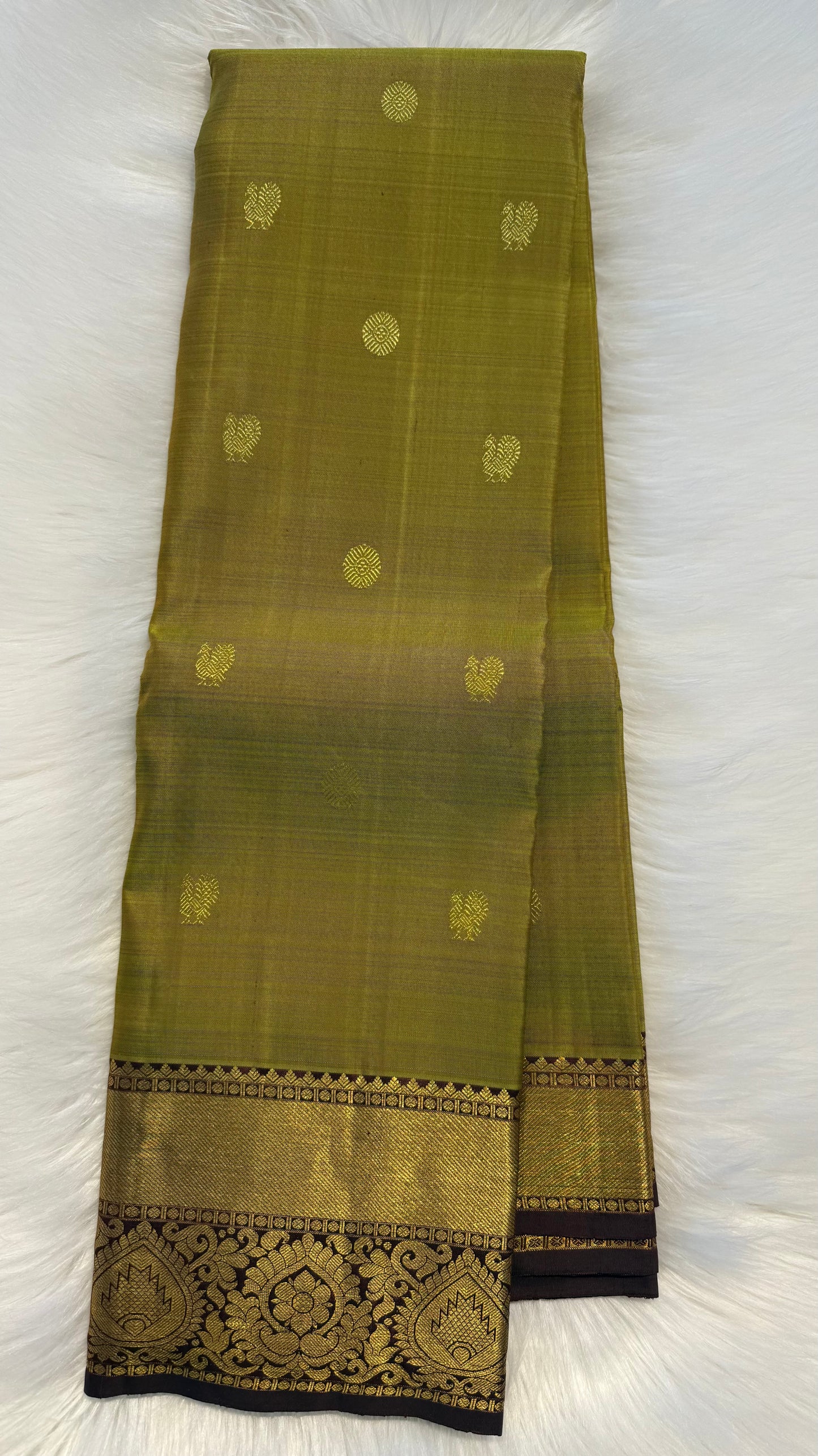 DUAL TONE OLIVE GREEN WITH CONTRAST DARK BROWN HANDLOOM KANCHIPURAM SILK SAREE (KSS424)