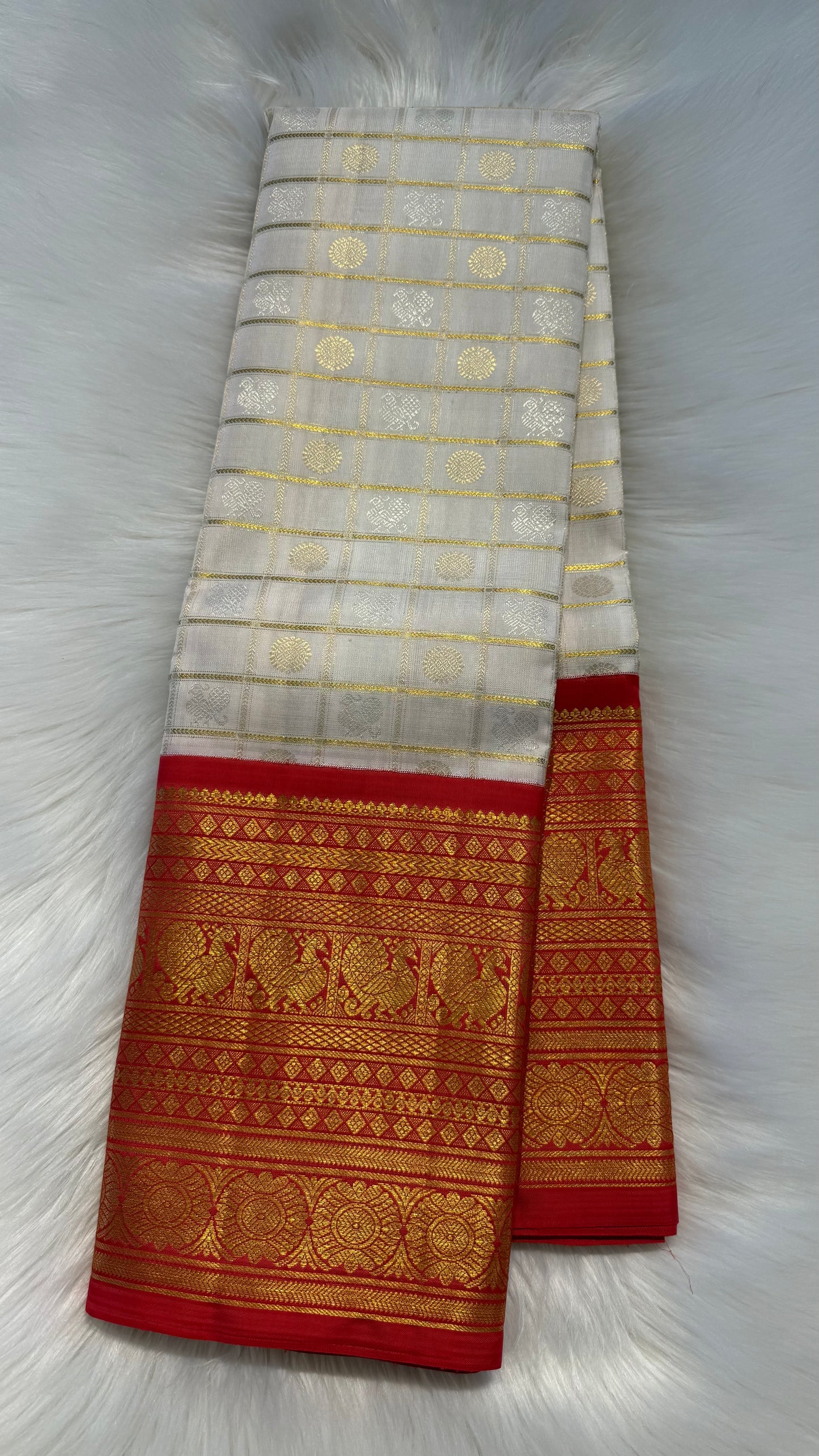 OFF WHITE CHECKED WITH CONTRAST CHILI RED GOLD ZARI HANDLOOM KANCHIPURAM SILK SAREE (KSS459)