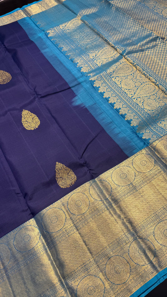 NAVY BLUE WITH CONTRAST SKY BLUE GOLD ZARI HANDLOOM KANCHIPURAM SILK SAREE (KSS412)