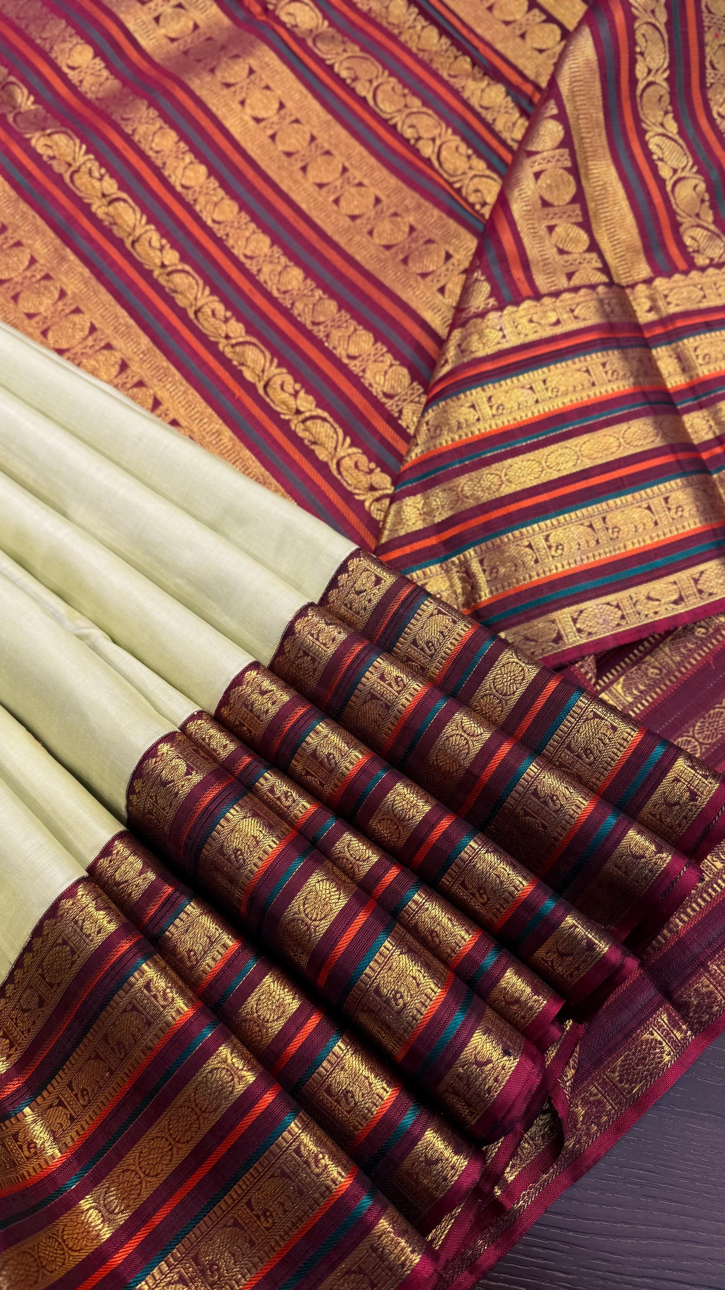 PASTEL GREEN KORVAI CONTRAST MAROON BORDER HANDLOOM KANICHIPURAM SILK SAREE (KSS233)