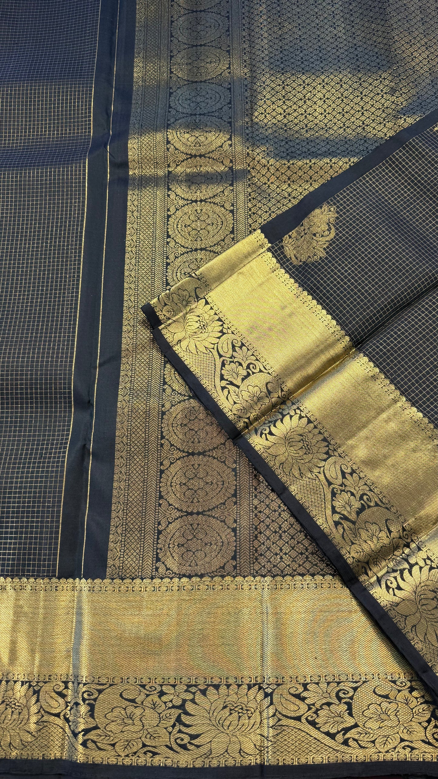 GREEN CHECKED GOLD ZARI HANDLOOM KANICHIPURAM SILK SAREE (KSS421)