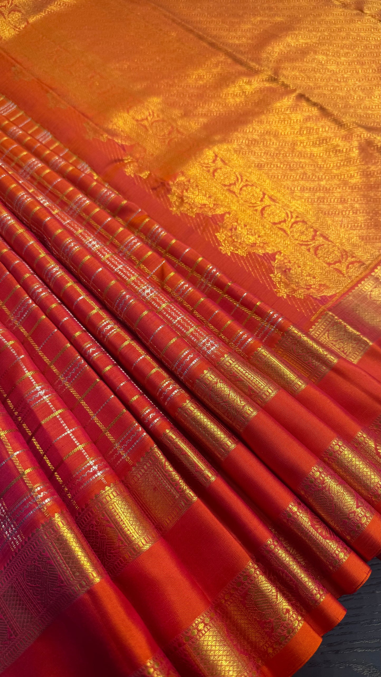DUAL TONE ORANGE CHECKED GOLD ZARI HANDLOOM KANICHIPURAM SILK SAREE (KSS112)