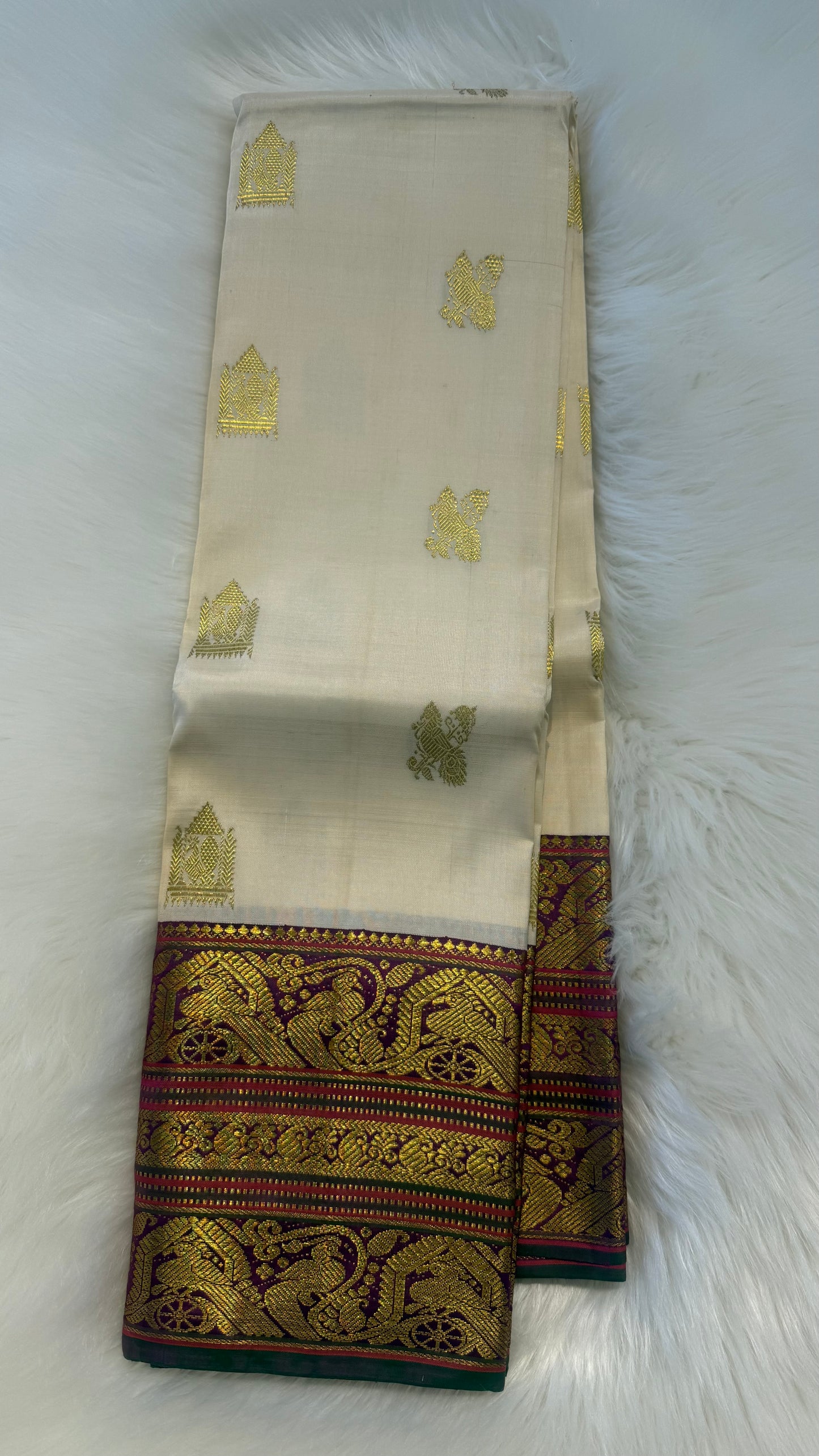 CREAM WITH CONTRAST PURPLE GOLD ZARI HANDLOOM KANCHIPURAM SILK SAREE (KSS462)
